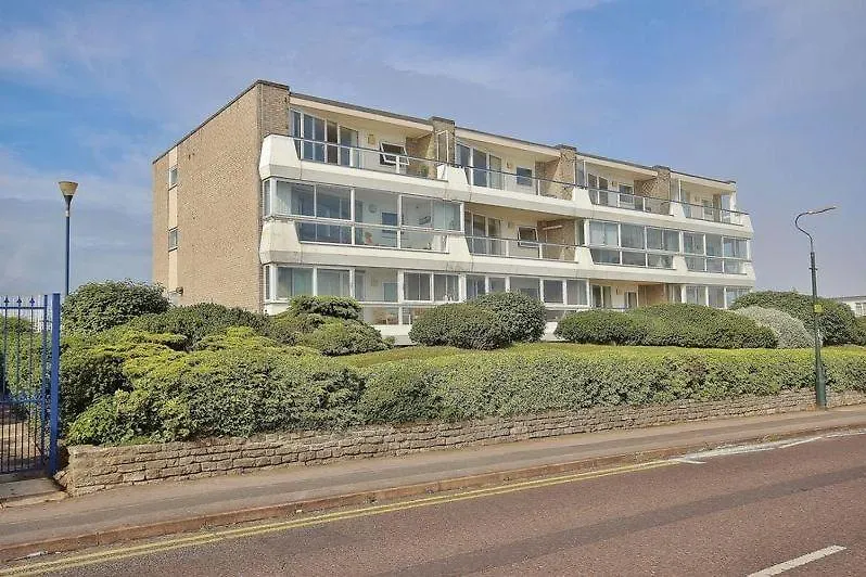 Coastal Views-2 Bedroom, 2 Bathroom Flat In Southbourne With Balcony And Panoramic Sea Views Bournemouth 0*,