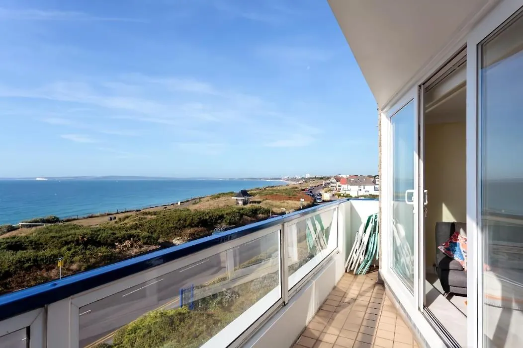 Coastal Views-2 Bedroom, 2 Bathroom Flat In Southbourne With Balcony And Panoramic Sea Views Bournemouth