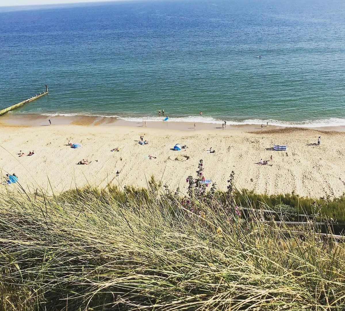 Coastal Views-2 Bedroom, 2 Bathroom Flat In Southbourne With Balcony And Panoramic Sea Views Bournemouth