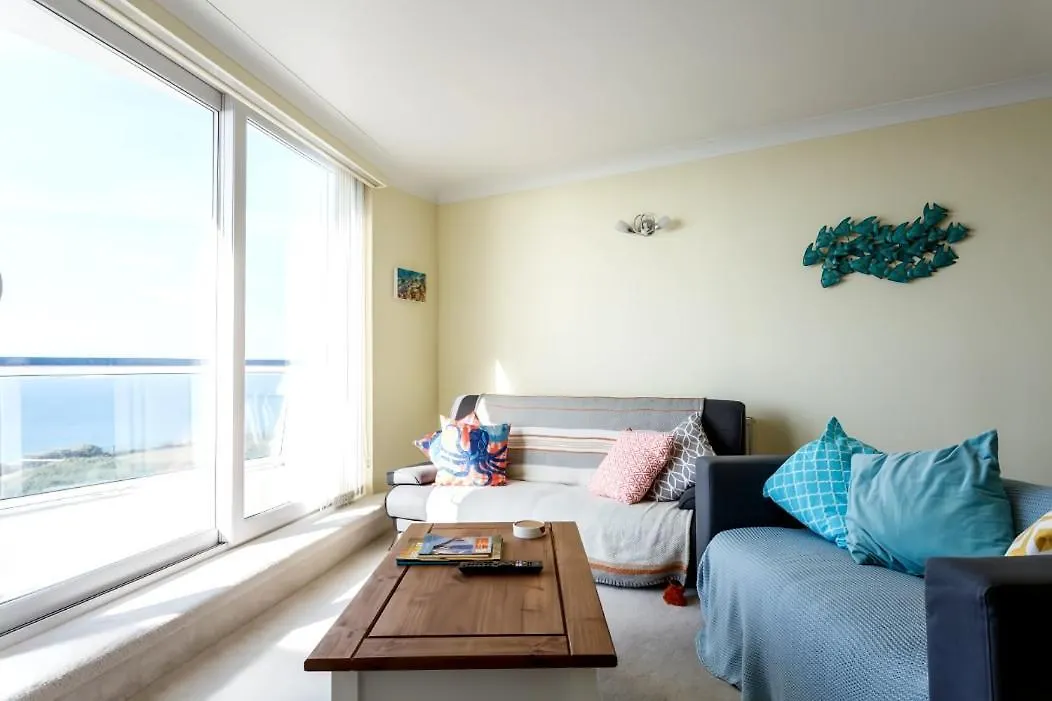 Coastal Views-2 Bedroom, 2 Bathroom Flat In Southbourne With Balcony And Panoramic Sea Views 伯恩茅斯 公寓