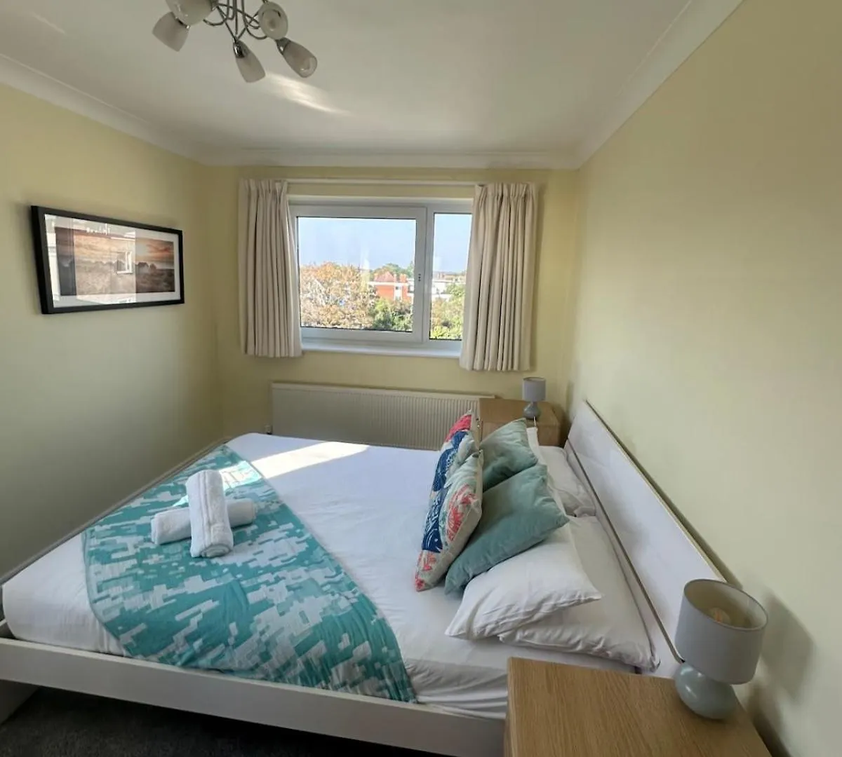 Coastal Views-2 Bedroom, 2 Bathroom Flat In Southbourne With Balcony And Panoramic Sea Views 伯恩茅斯 0*,  英国