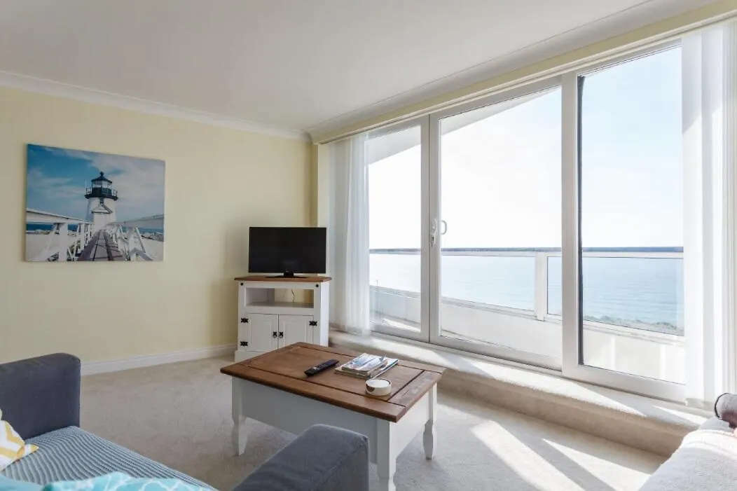 Coastal Views-2 Bedroom, 2 Bathroom Flat In Southbourne With Balcony And Panoramic Sea Views 伯恩茅斯 英国